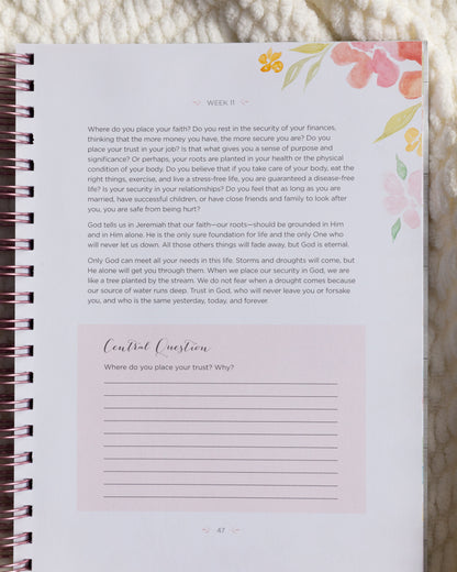 Moments in Prayer - 52 Week Prayer Journal for Women
