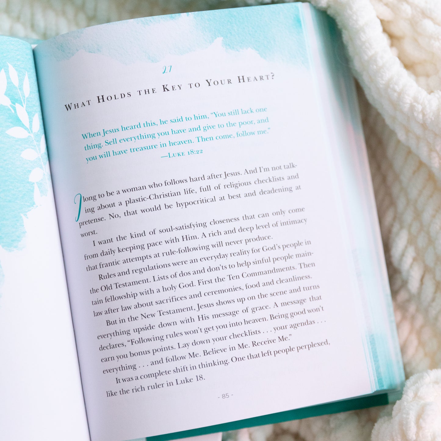 Embraced by Lysa TerKeurst | 100 Devotions to Know God Is Holding You Close