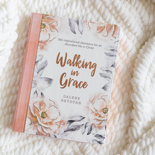 'Walking in Grace' 366 Devotions - Dalene Reyburn